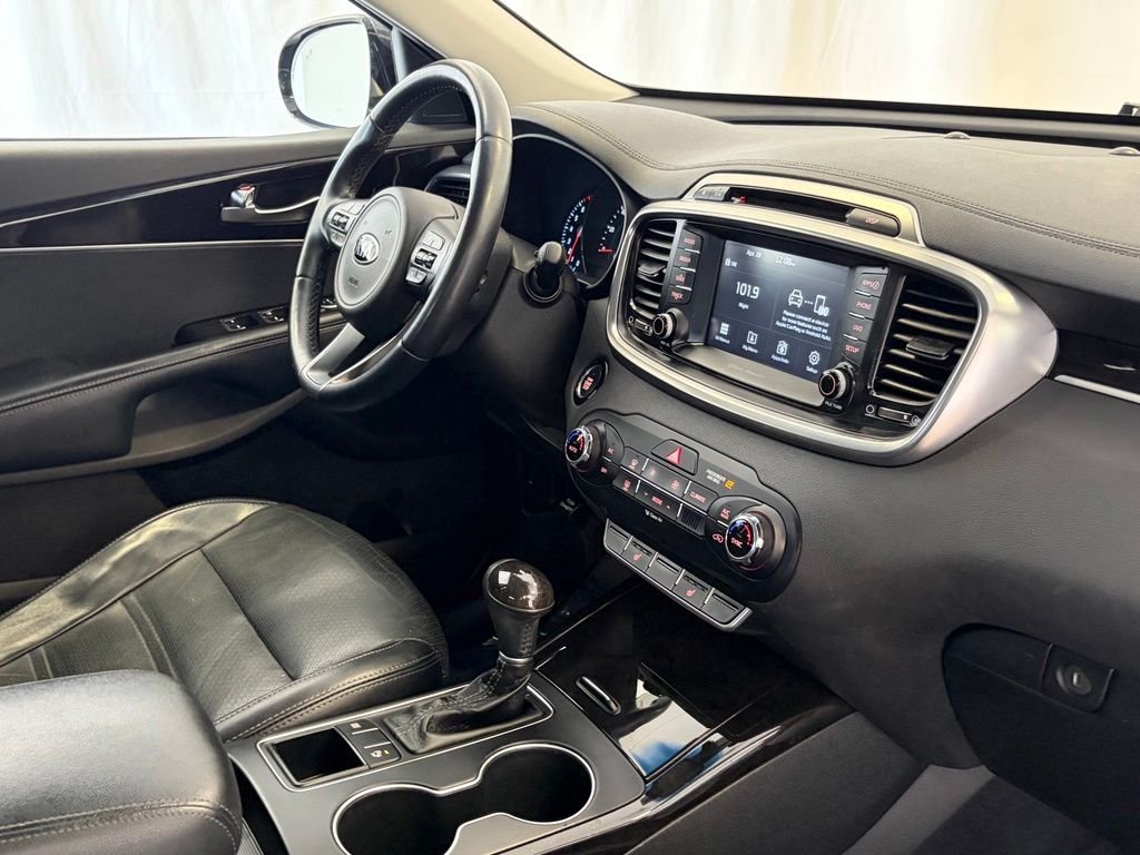 Used 2017 Platinum Graphite Kia EX image 15