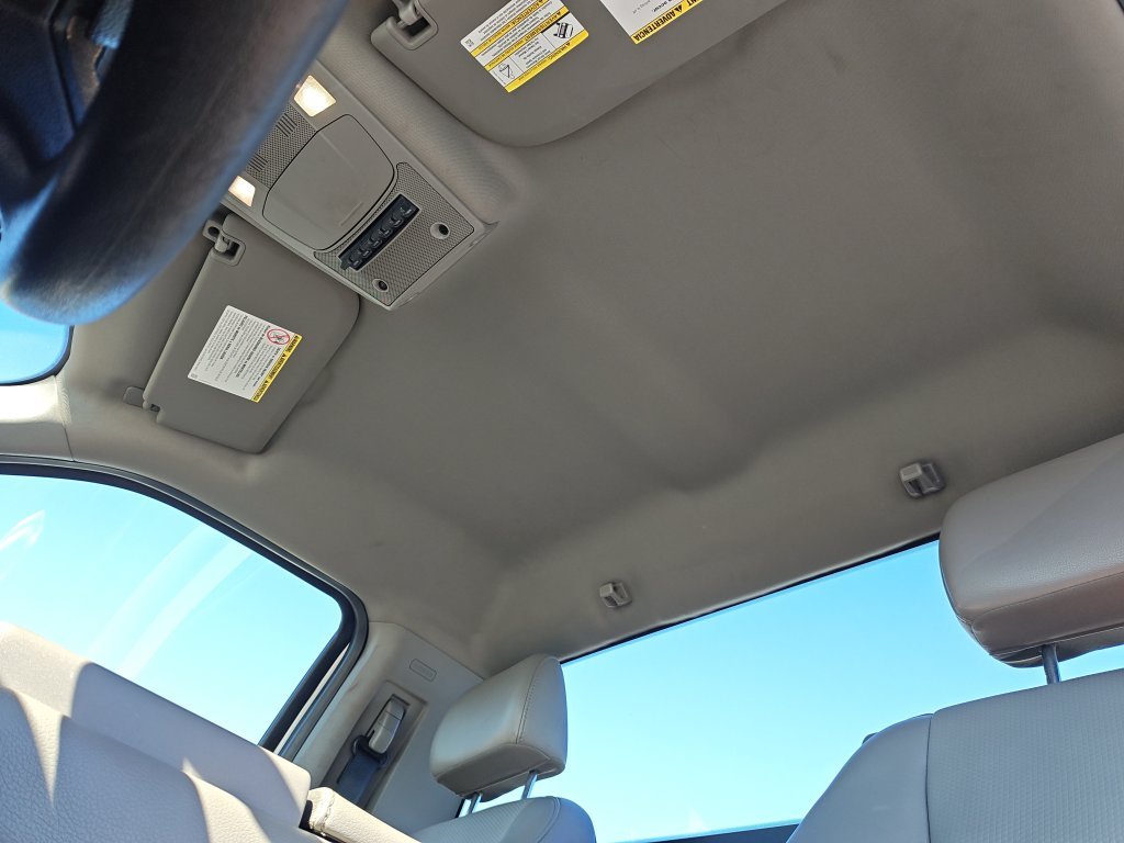 Used 2020 White Ford XL image 22