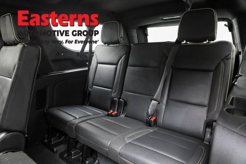 Used 2023 White GMC SLT image 28