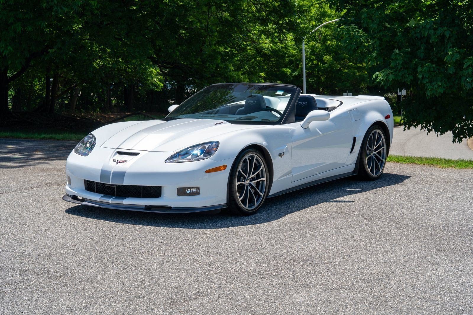 Used 2013 Arctic White Chevrolet 427 1SC image 6