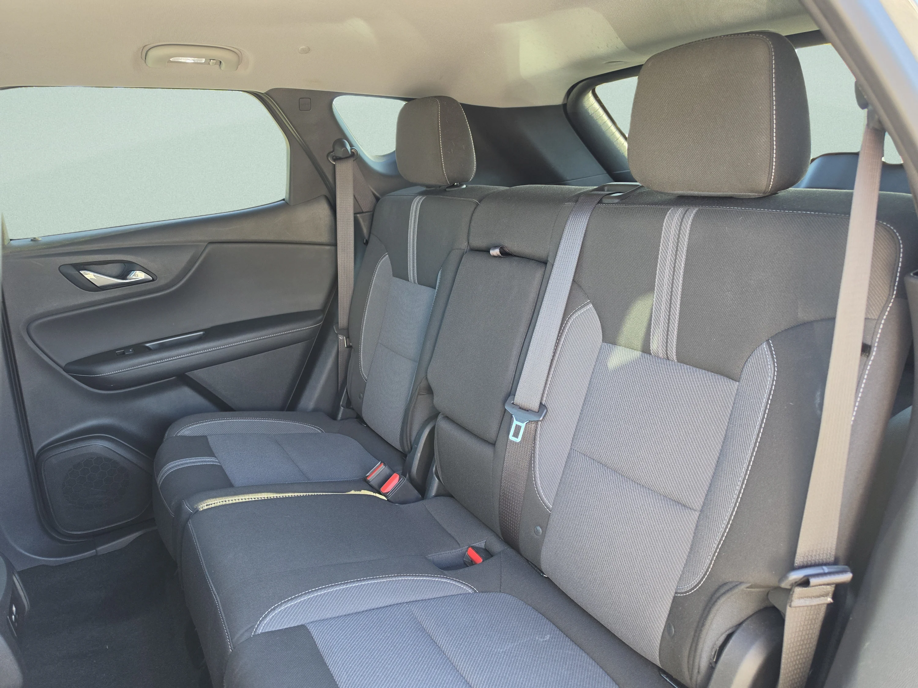 Used 2025 Sterling Gray Metallic Chevrolet LT image 21