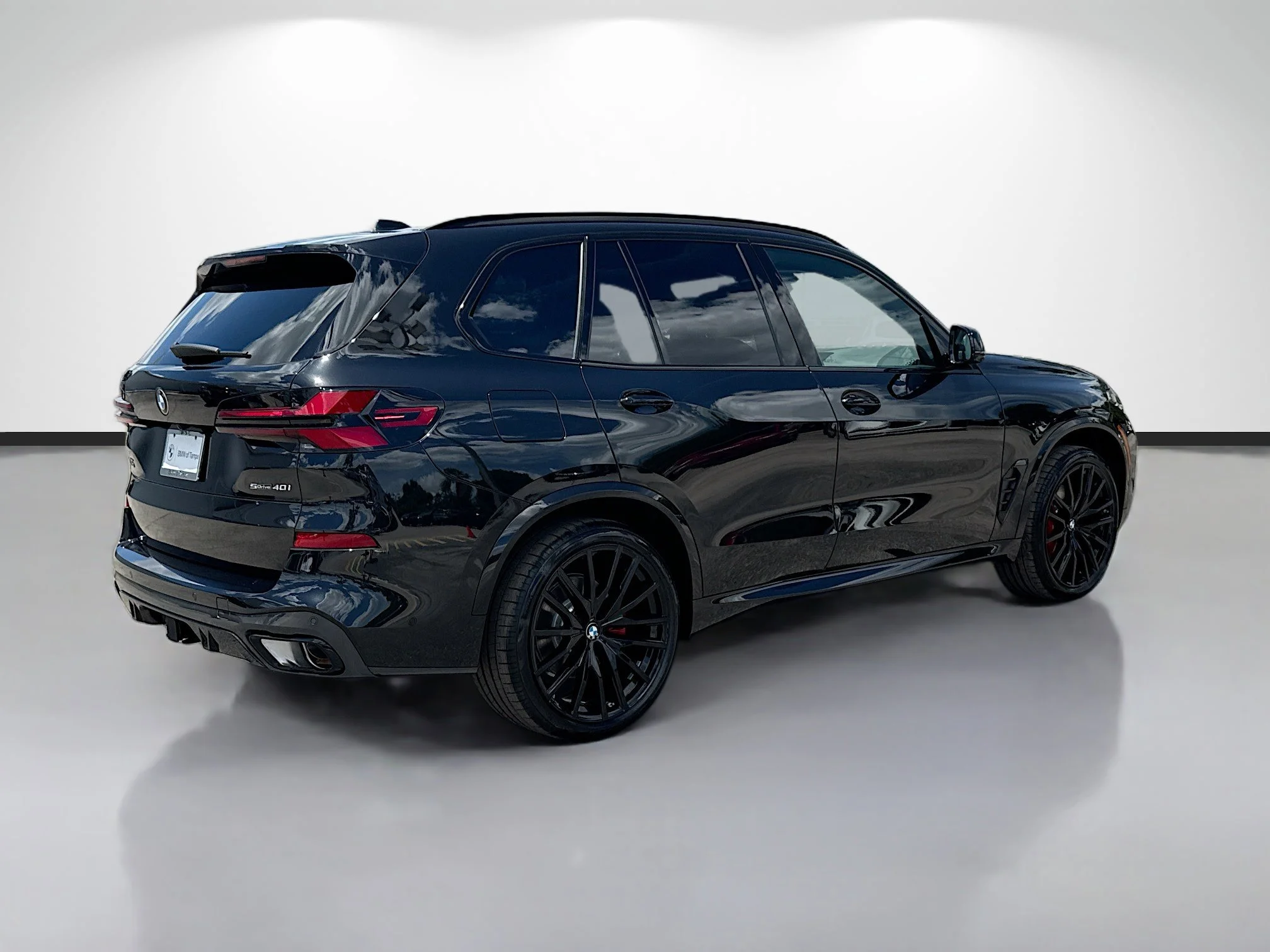 New 2026 Black Sapphire Metallic BMW sDrive40i image 3
