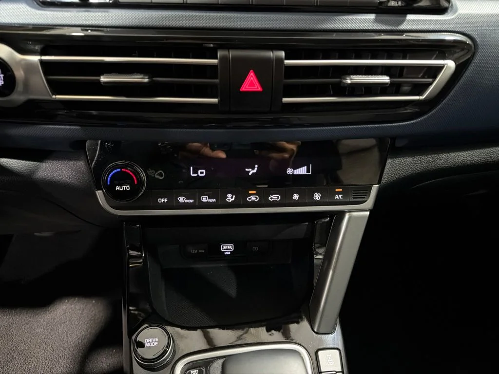 Used 2023 Gray Kia Nightfall image 16