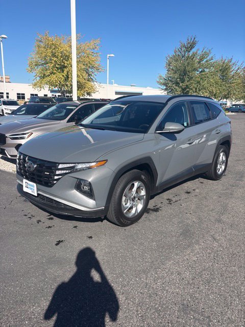 Used 2024 Gray Hyundai SEL image 6