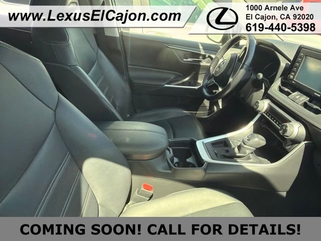 Used 2020 Gray Toyota XLE Premium image 3