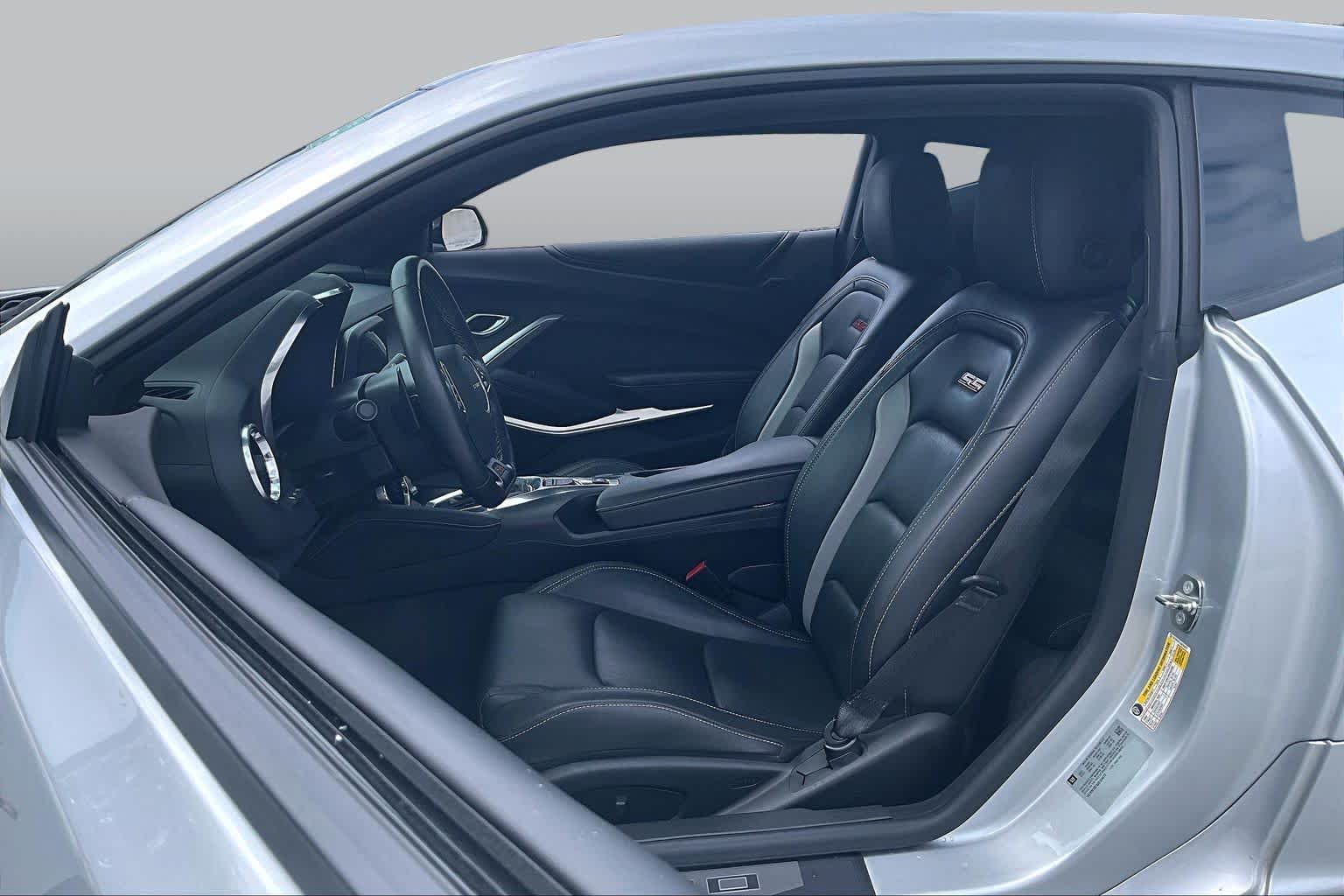 Used 2018 Silver Ice Metallic Chevrolet 2SS image 8