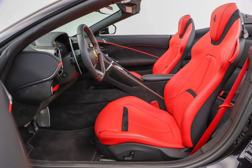 Used 2025 Nero Ferrari Spider image 55