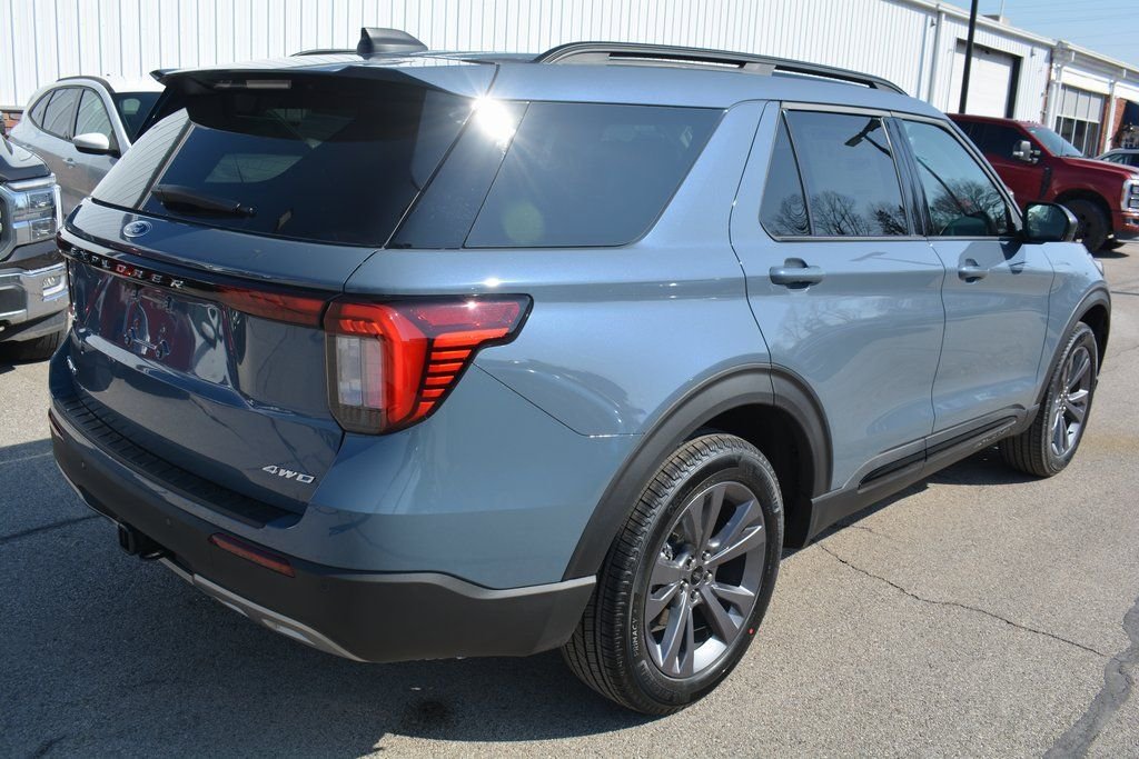 New 2026 Vapor Blue Metallic Ford Active image 3
