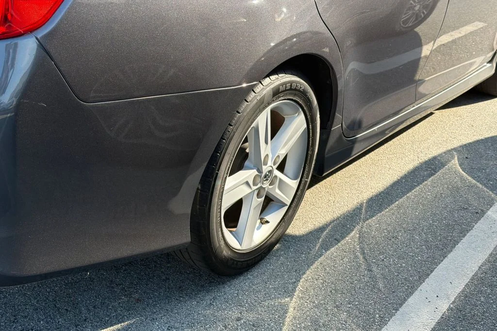 Used 2014 Magnetic Gray Metallic Toyota SE image 4