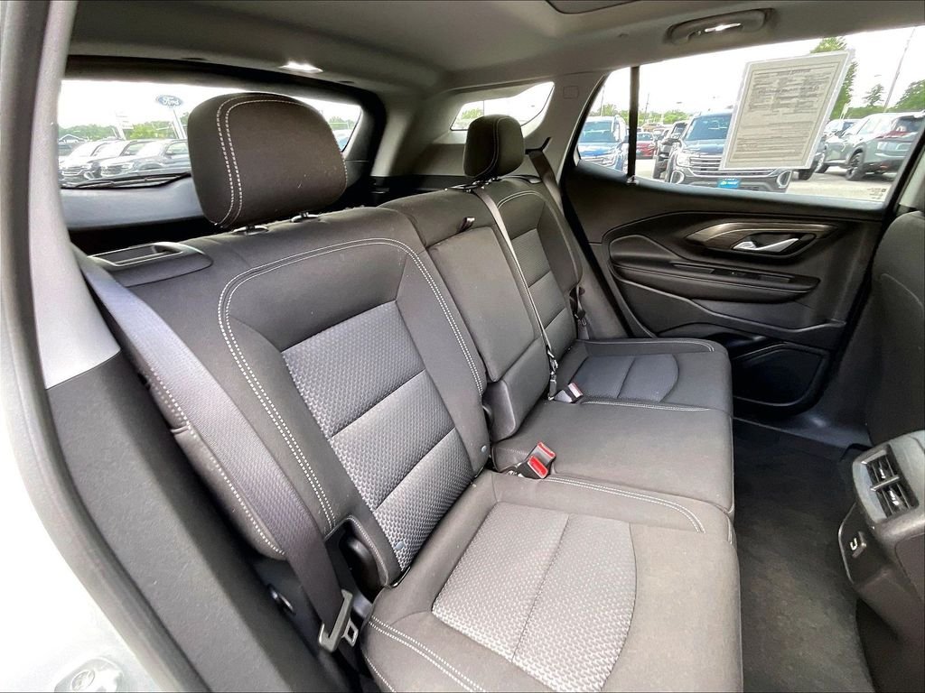 Used 2022 Quicksilver Metallic GMC SLE image 15
