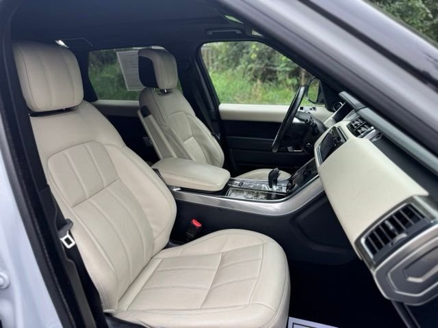 Used 2018 Yulong White Metallic Land Rover HSE image 20