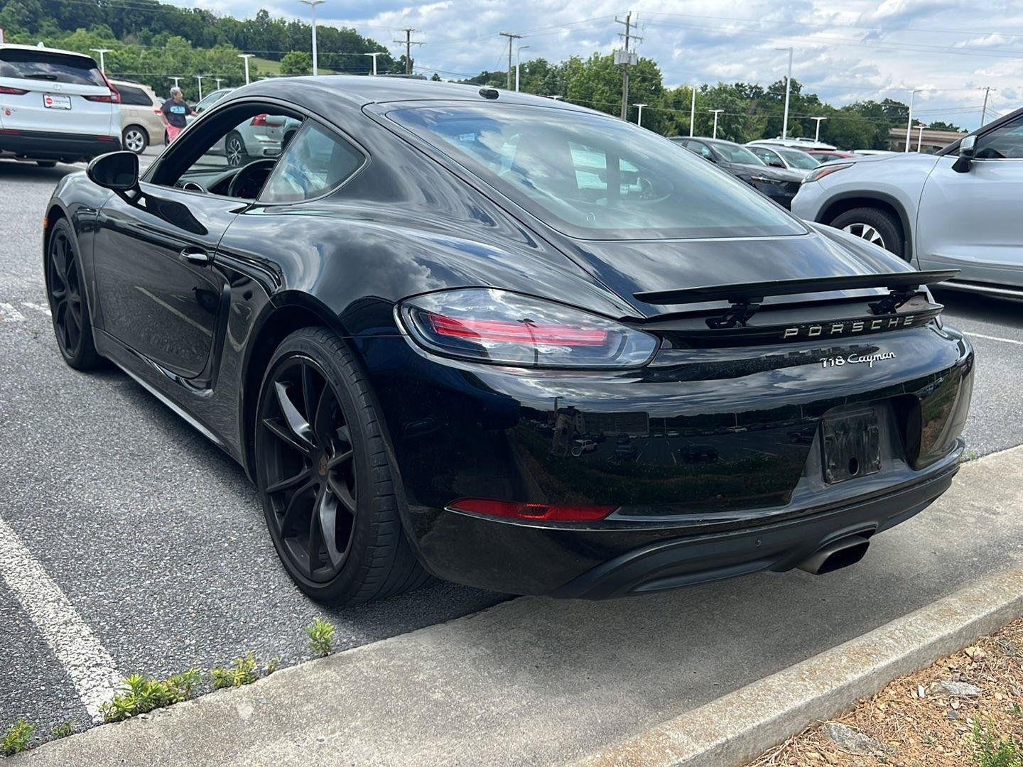 Used 2019  Porsche Base image 2