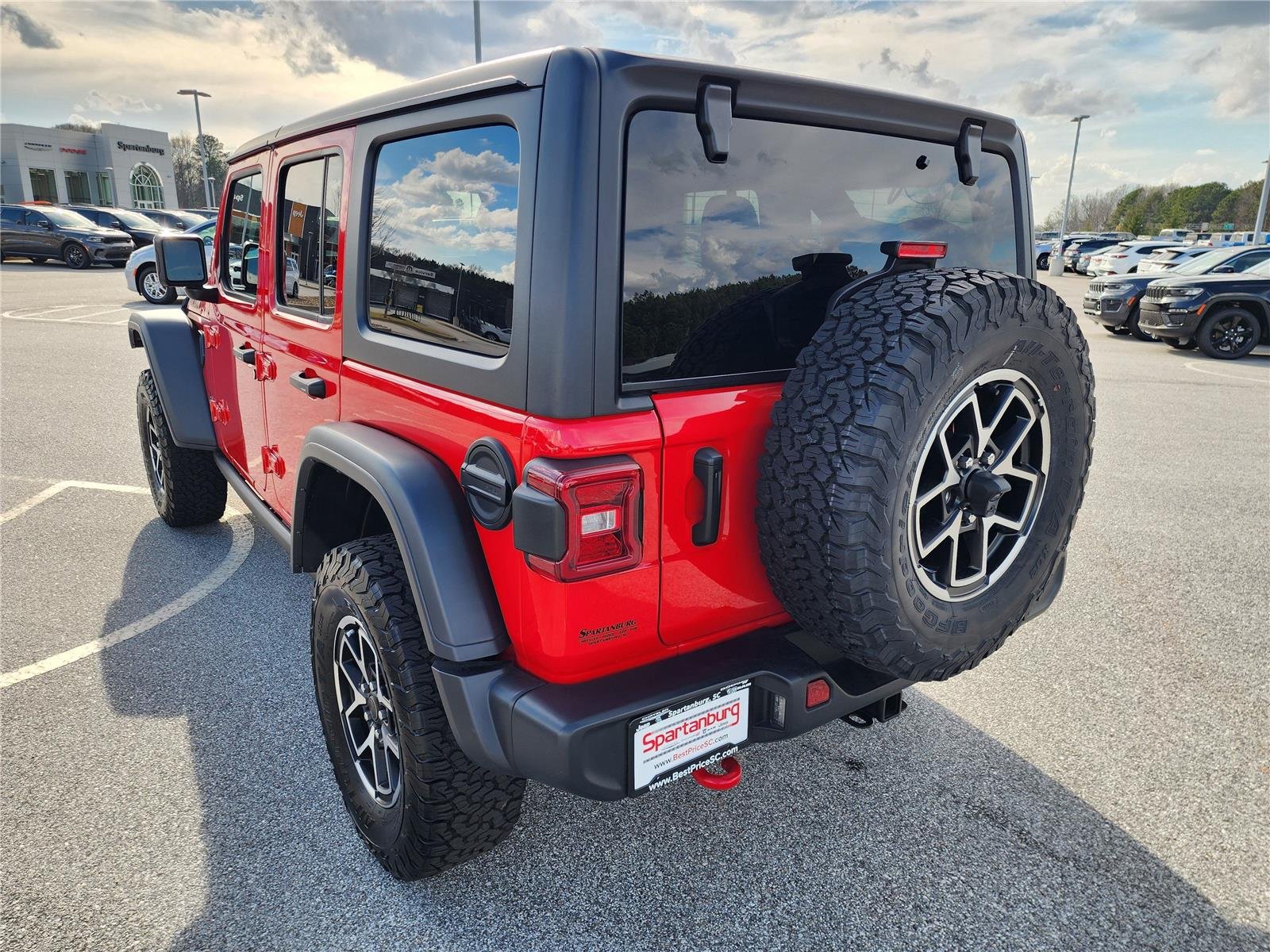 Certified Used 2025 Firecracker Red Clearcoat Jeep Rubicon image 4