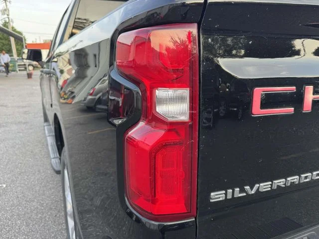 Used 2022 Black Chevrolet Custom image 16