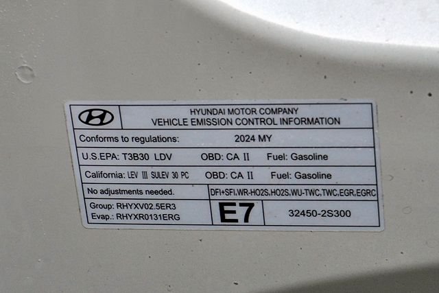 Used 2024 Silver Hyundai SEL image 33