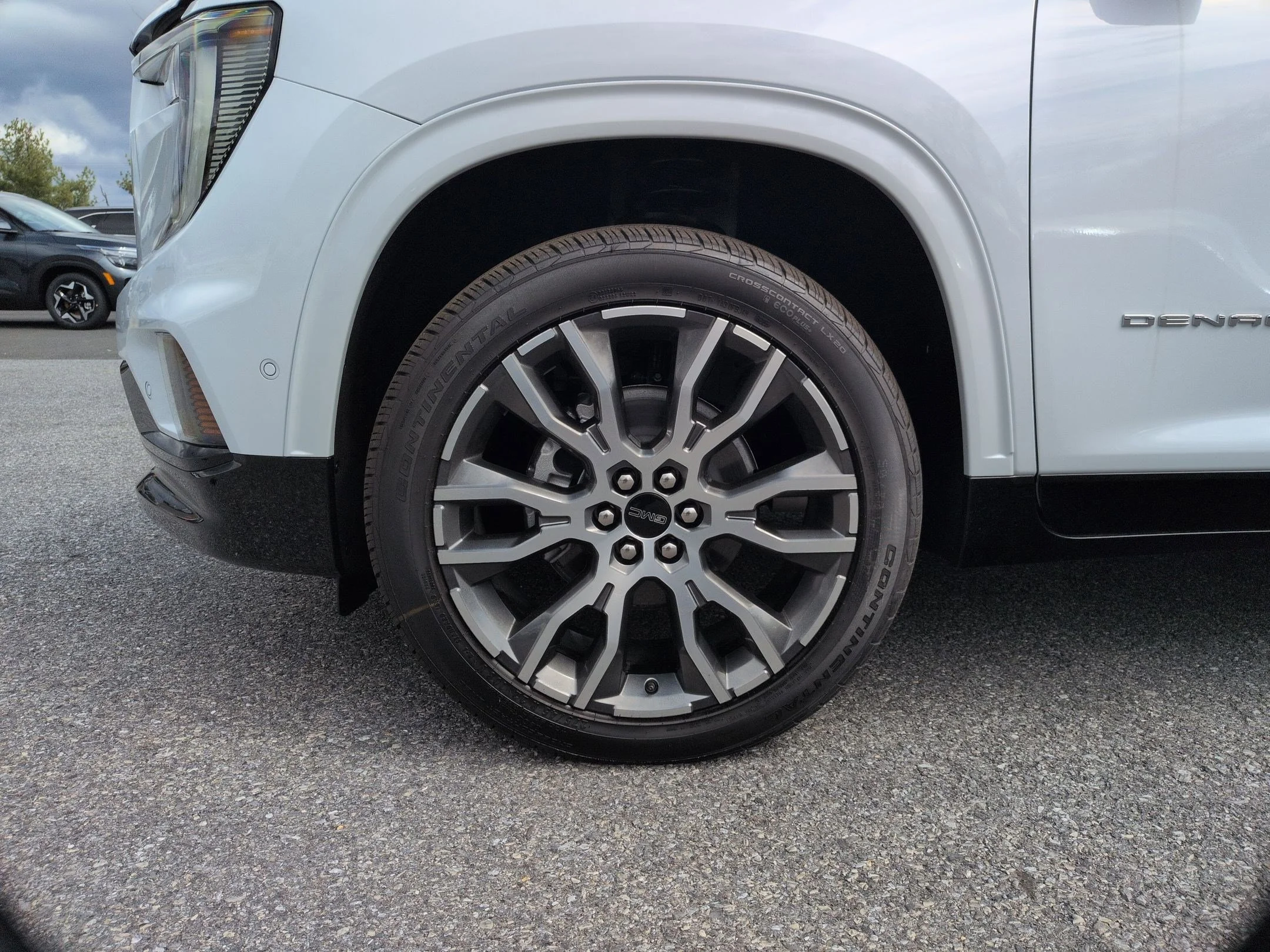 2026 GMC Acadia Denali Ultimate - Photo 16