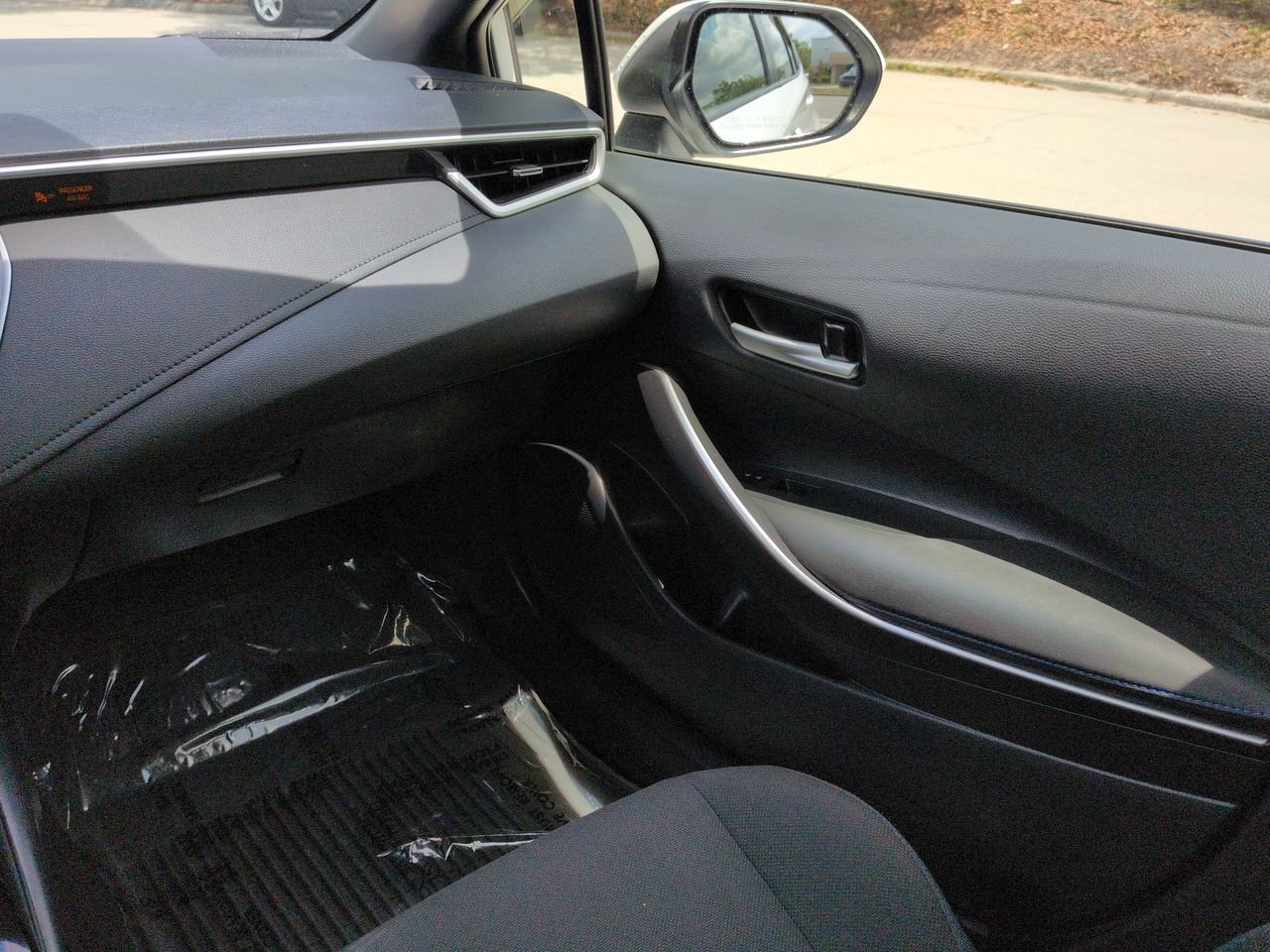 Used 2021 Blizzard Pearl Toyota SE image 18