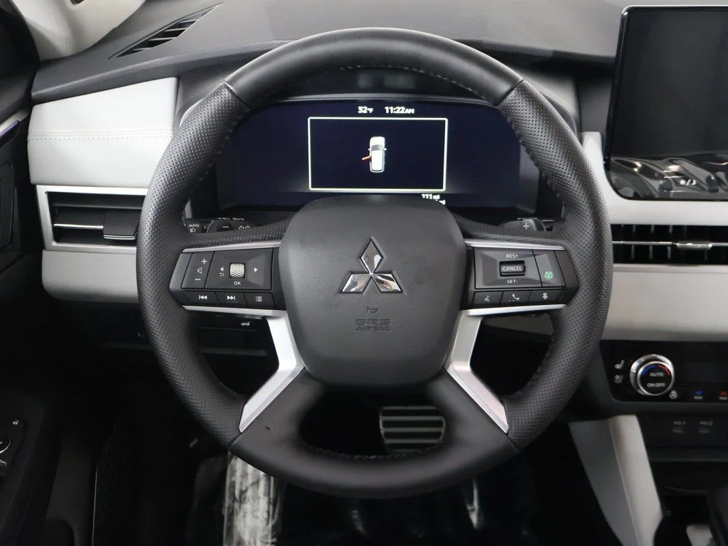 2025 Mitsubishi Outlander SEL Platinum Edition - Photo 45
