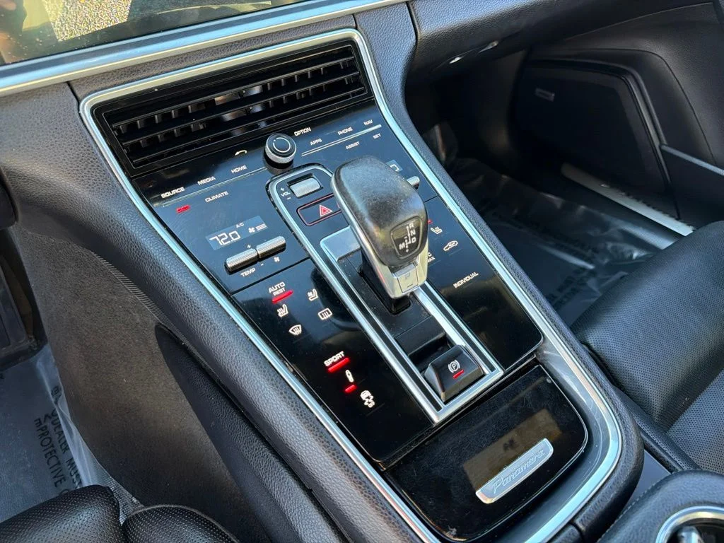 Used 2018 Black Porsche Base image 38