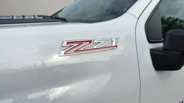 Used 2025 Summit White Chevrolet Custom image 37