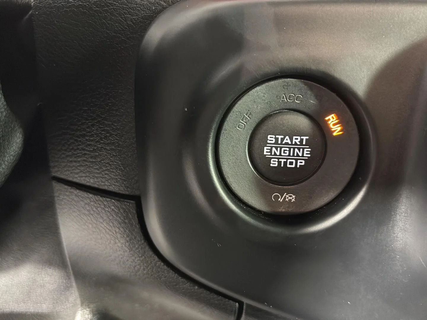 Used 2019 Granite Crystal Metallic Clearcoat Jeep Rubicon image 26