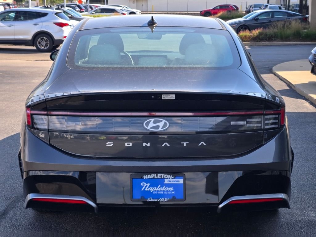 Used 2025 Gray Hyundai SEL image 12