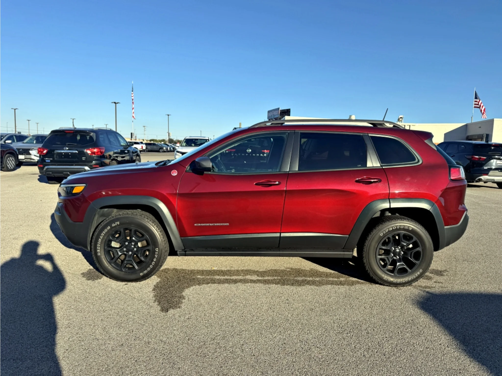 Used 2020 Velvet Red Pearlcoat Jeep Trailhawk image 9