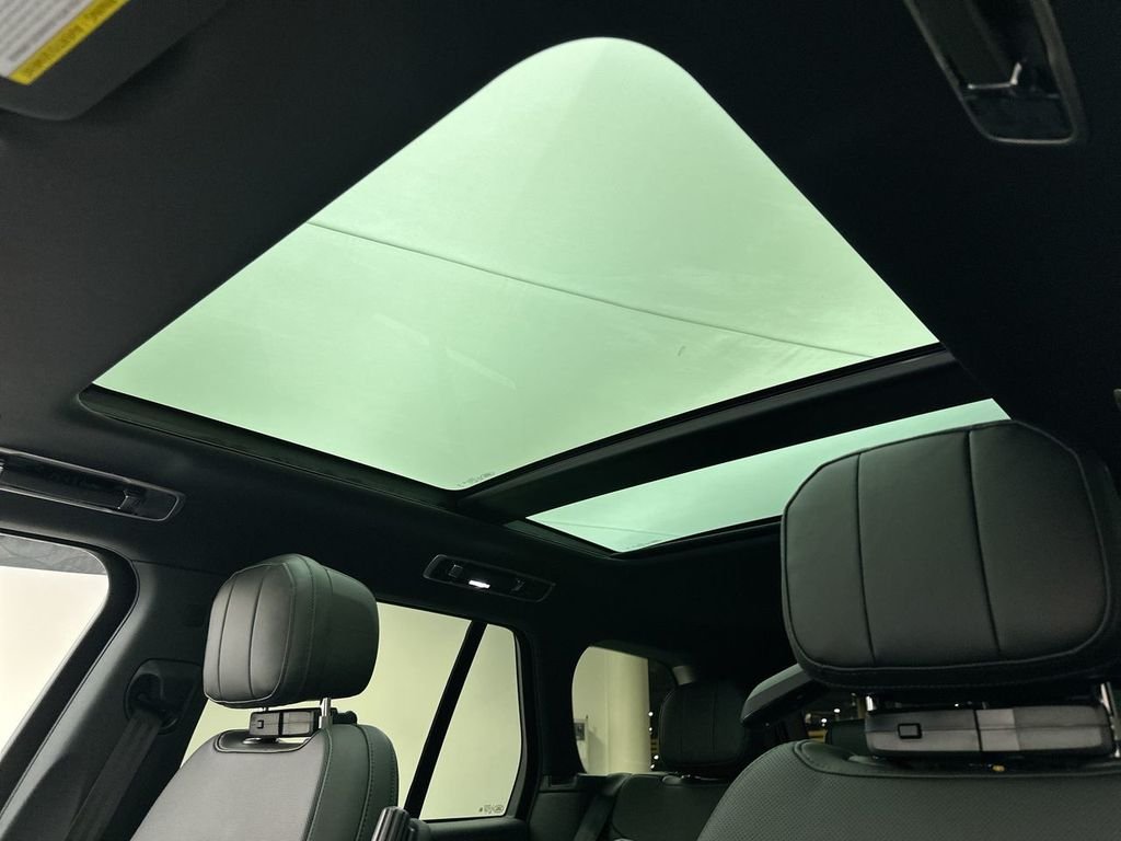 New 2027 Fuji White Land Rover SE image 11