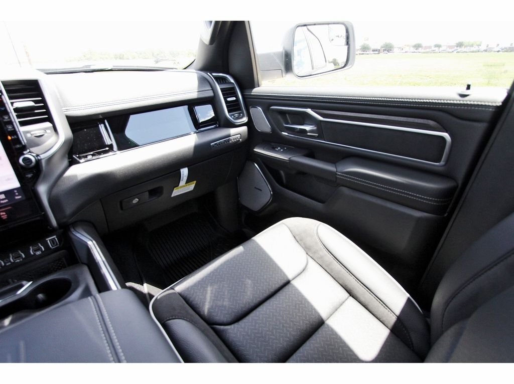 New 2025 Bright White Clear-Coat Exterior Paint RAM Laramie image 10