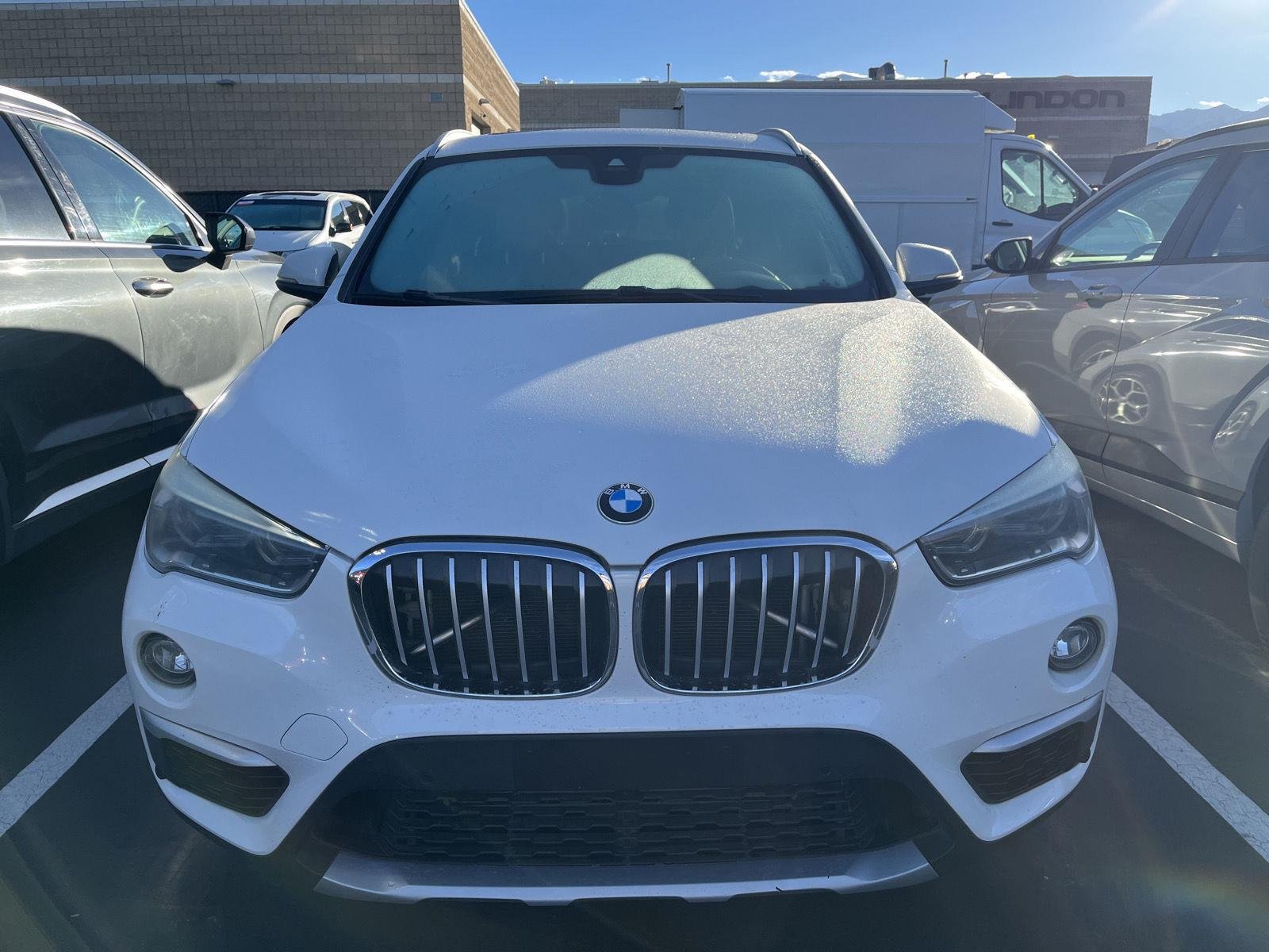 Used 2018  bmw xDrive28i image 2