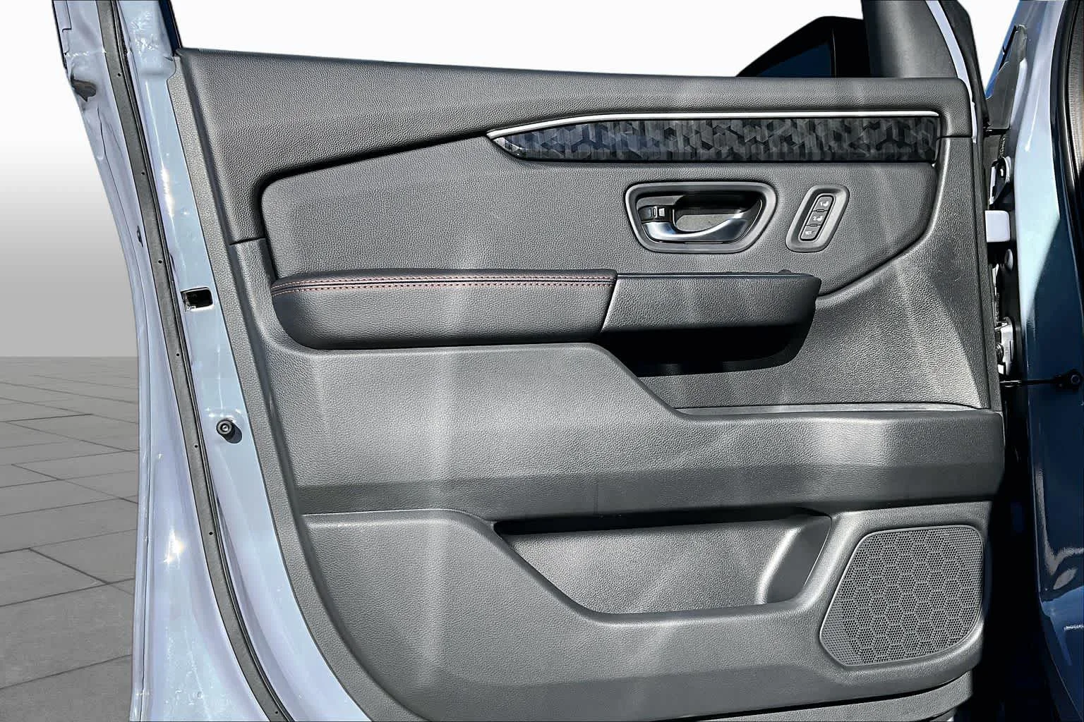 New 2026 Sonic Gray Pearl Honda TrailSport Elite Blackout image 9