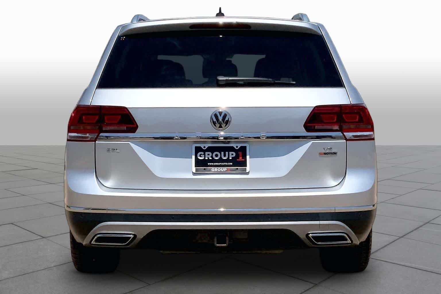 Used 2018 Reflex Silver Metallic Volkswagen 3.6L V6 SEL image 4