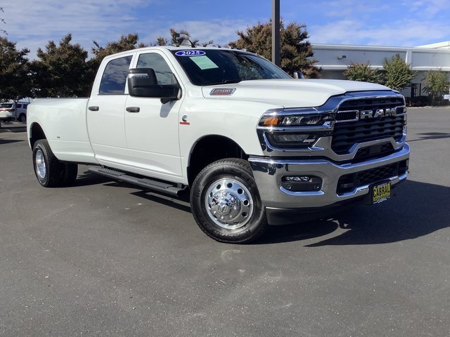 2025 Ram 3500 Tradesman photo 2