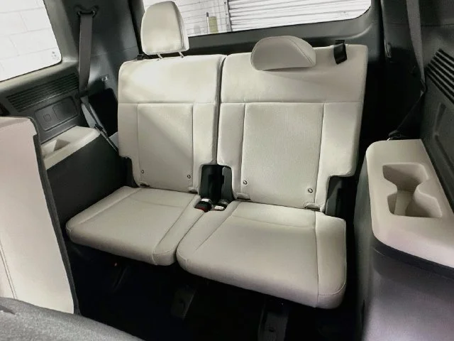 New 2027 Silver Hyundai SE image 12