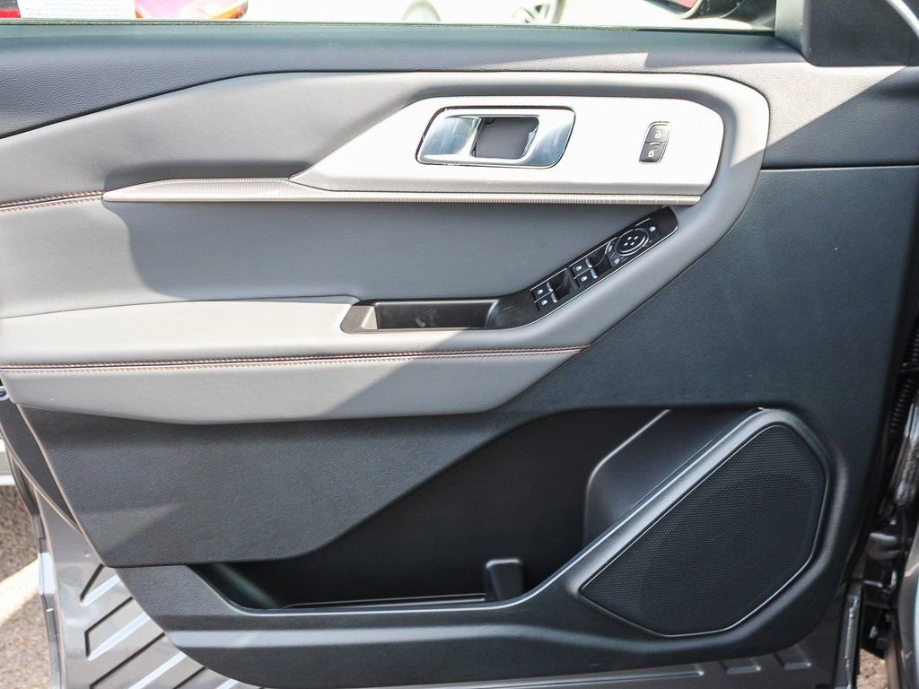 New 2026 Carbonized Gray Metallic Ford Active image 21