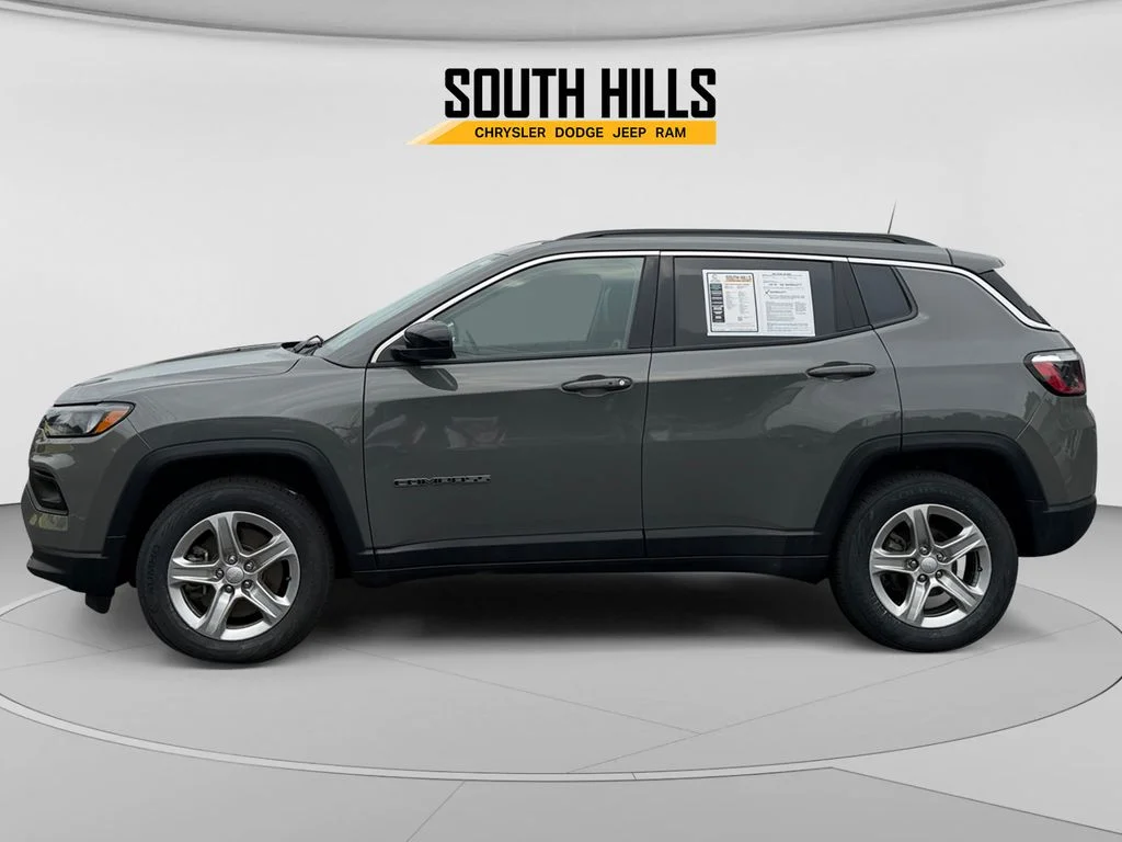 Certified Used 2023 Gray Jeep Latitude image 2