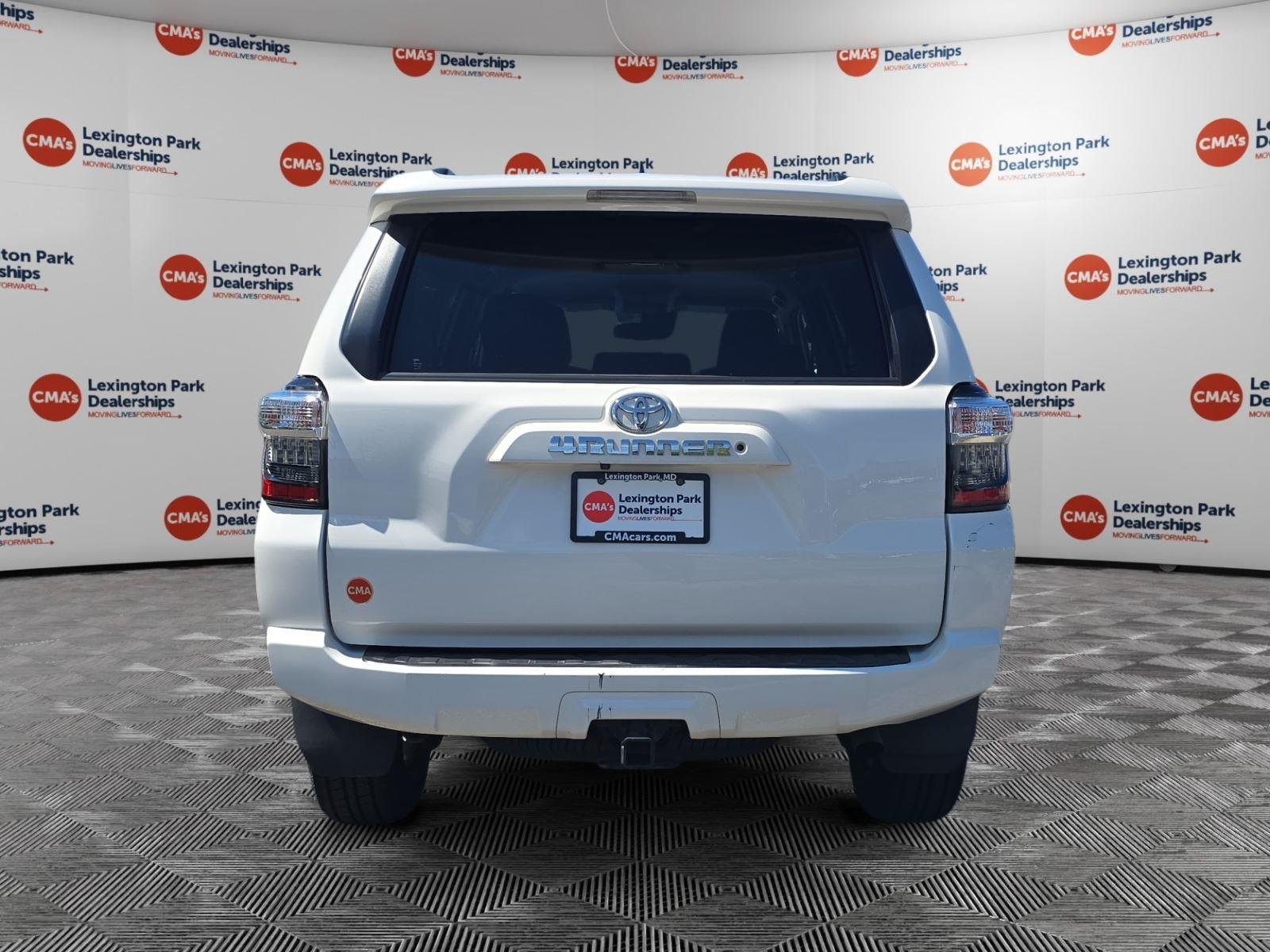 Used 2020 Super White Toyota SR5 image 6