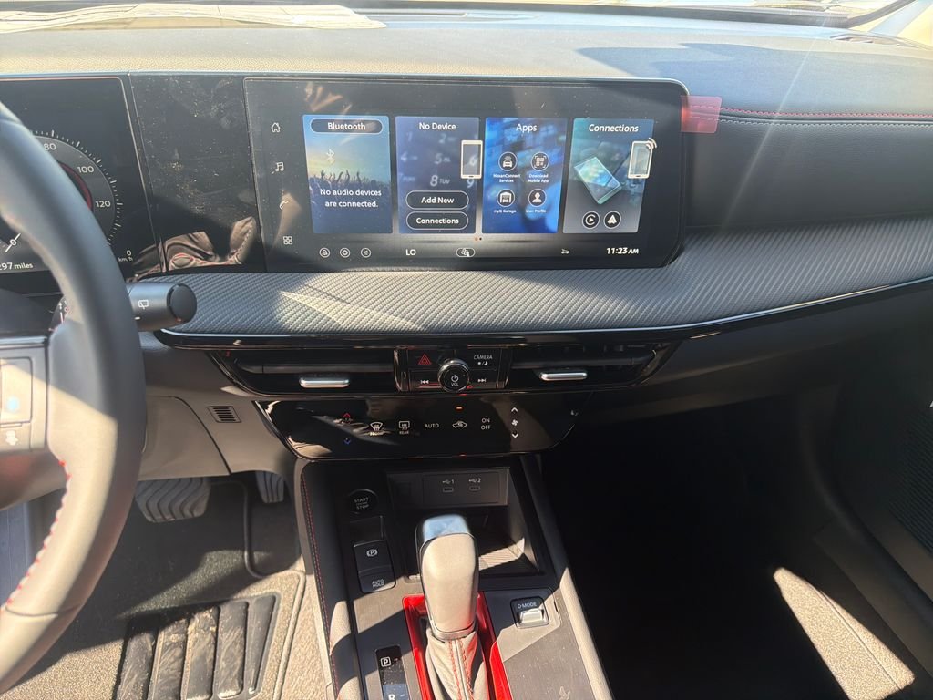 New 2026 Nissan Kicks SR 4D Sport Utility