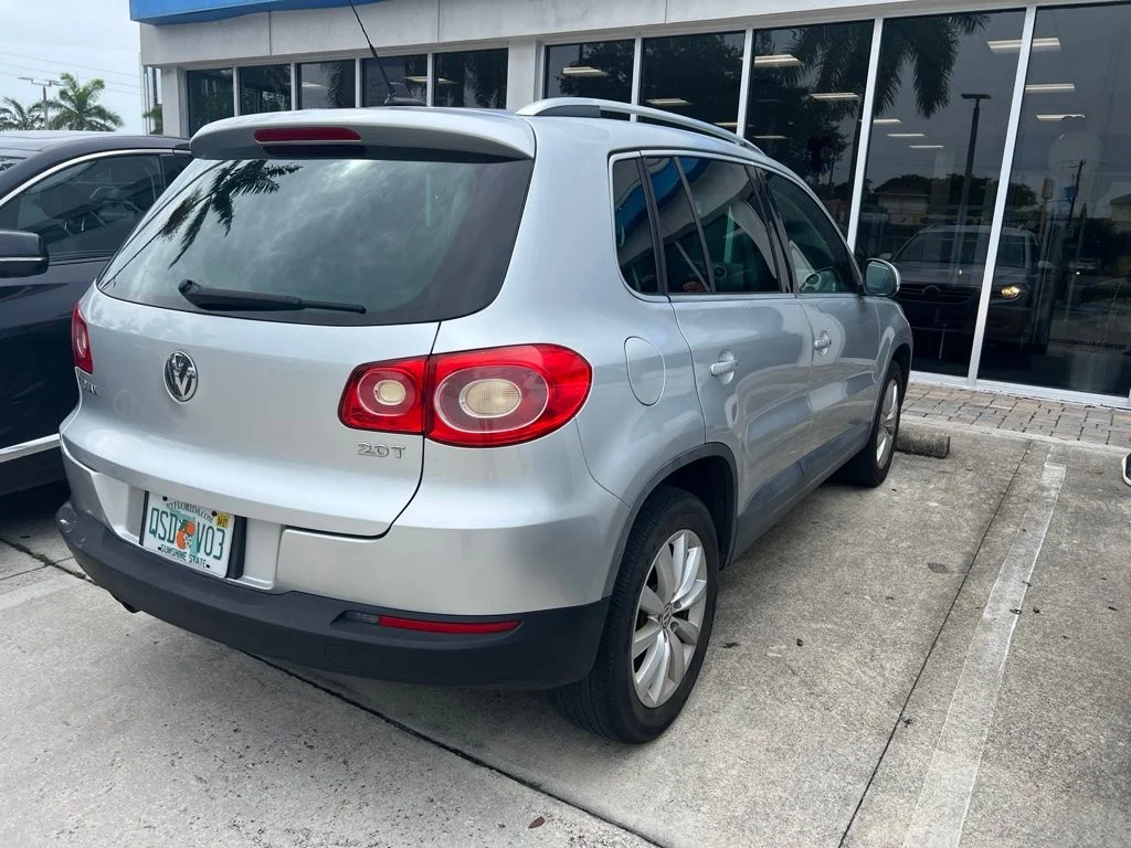 Used 2011 Silver Volkswagen  image 13