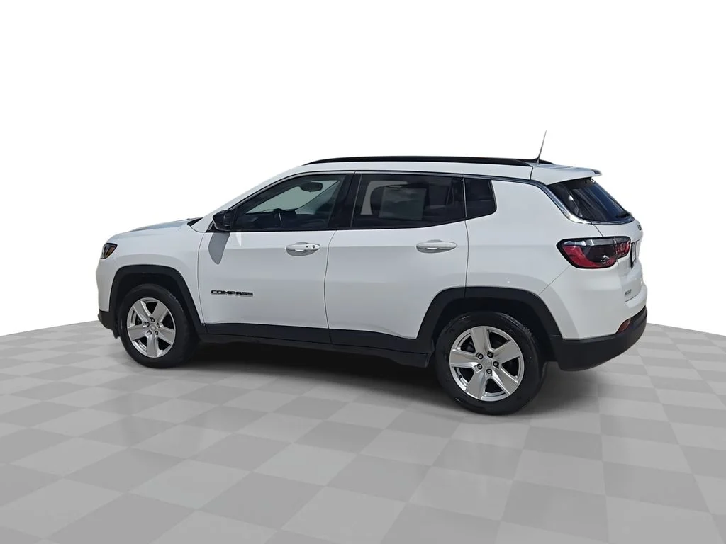 Certified Used 2022 White Jeep Latitude image 6