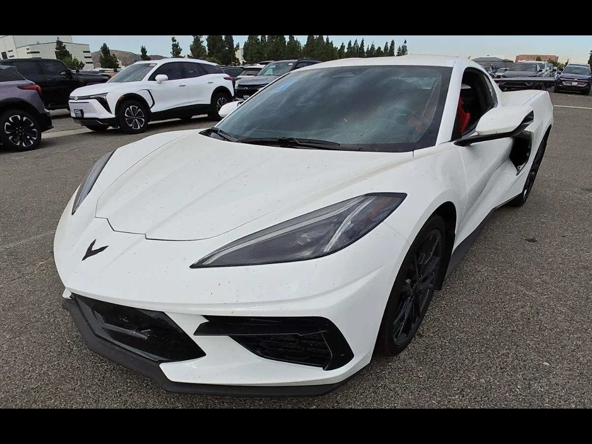 Used 2024 Arctic White Chevrolet 1LT image 1