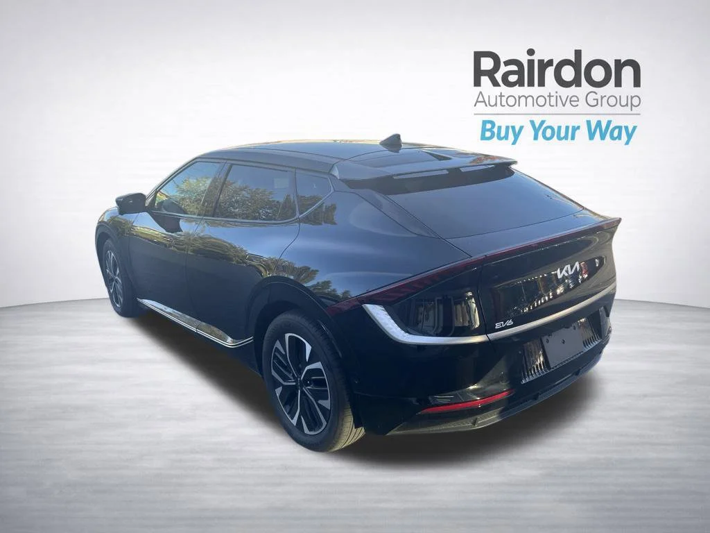 Used 2023 Aurora Black Pearl Kia Wind image 5