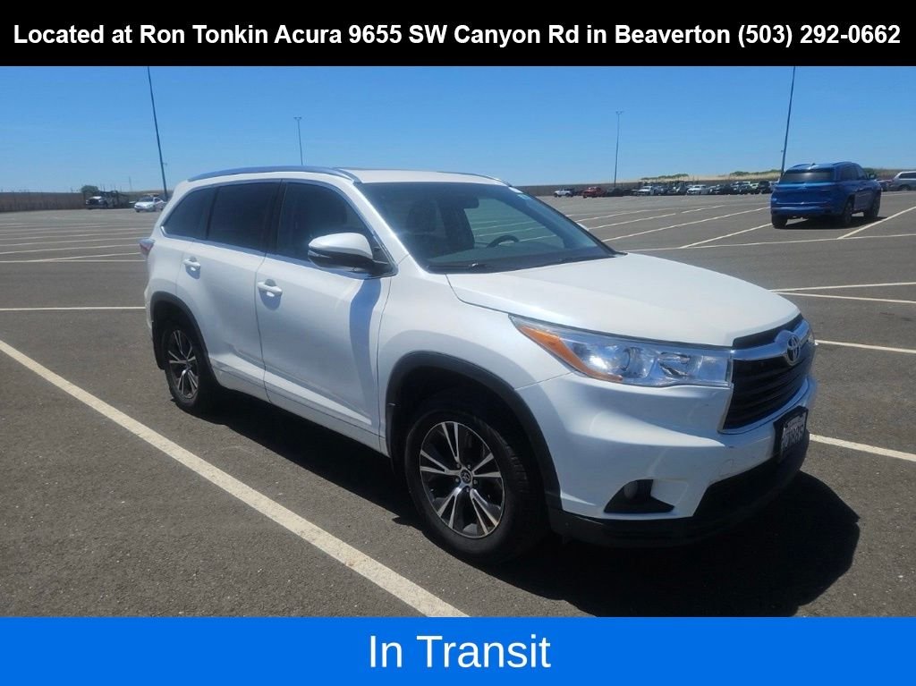 Used 2016 Blizzard Pearl Toyota XLE V6 image 1