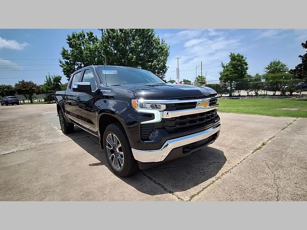 Used 2023 Black Chevrolet LT image 33
