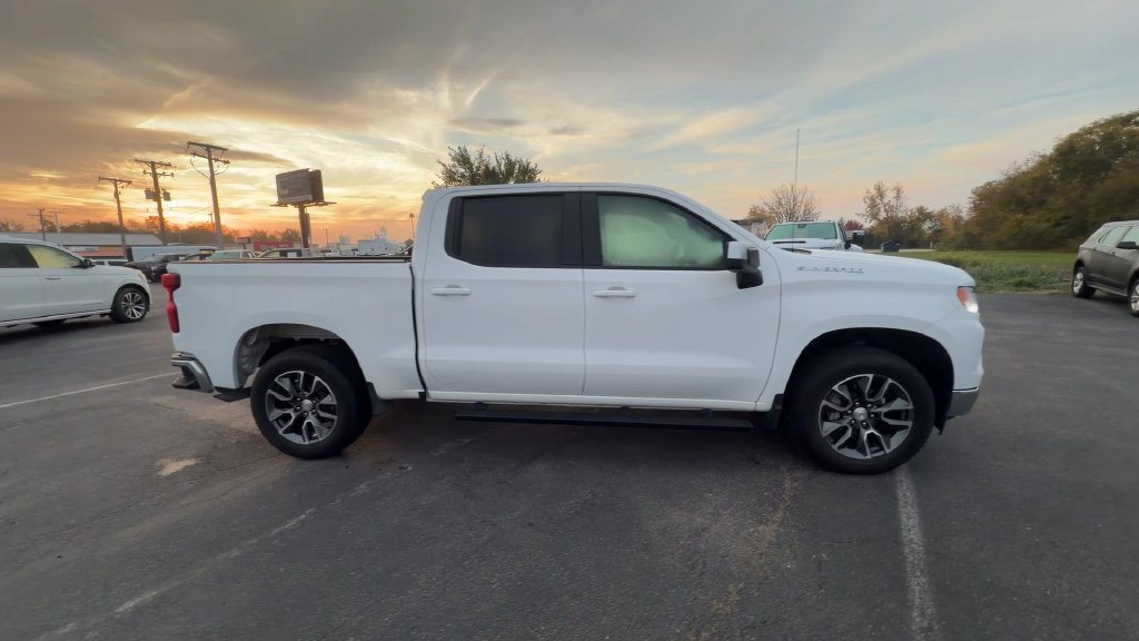 2024 Chevrolet Silverado 1500 LT - Photo 9