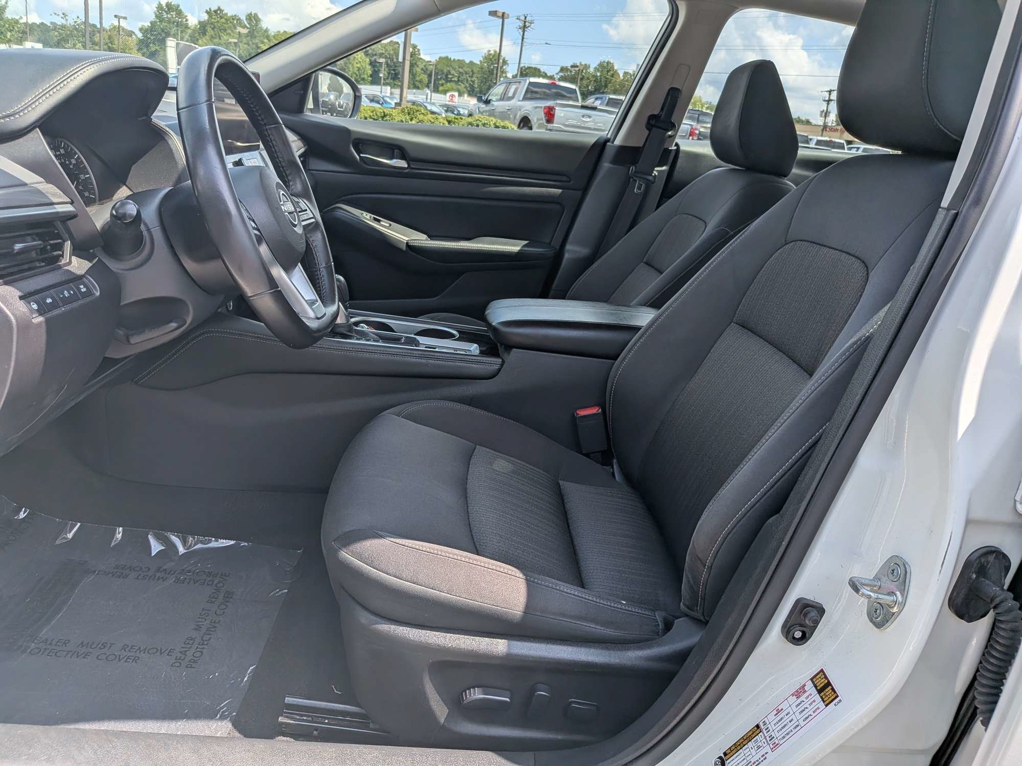 Used 2024 White Nissan 2.5 SV image 17