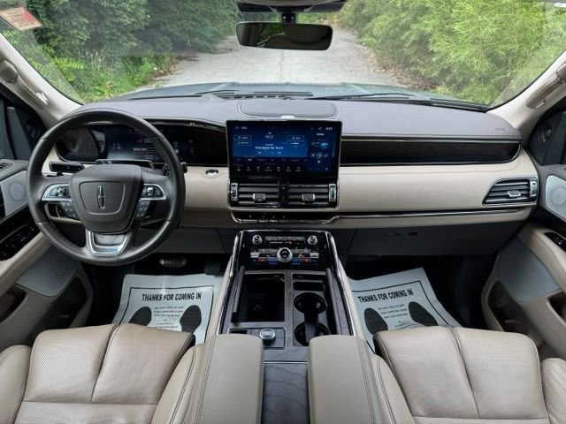 Used 2023 Radiance Metallic Lincoln Reserve image 23