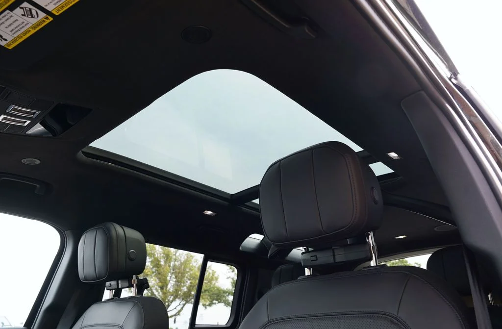 New 2026 Santorini Black Land Rover X image 13