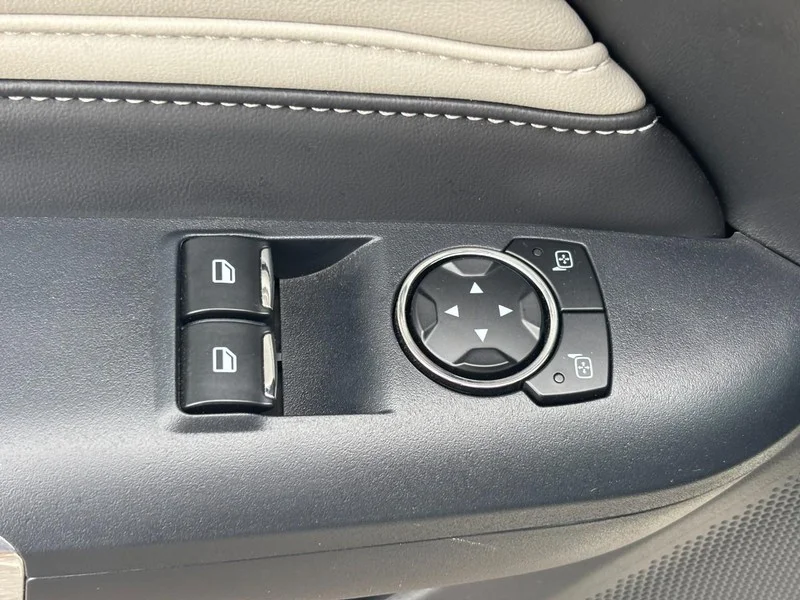 Used 2025 White Ford GT Premium image 17