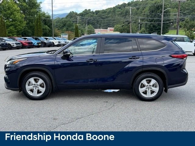 Used 2023 Blue Toyota L image 8
